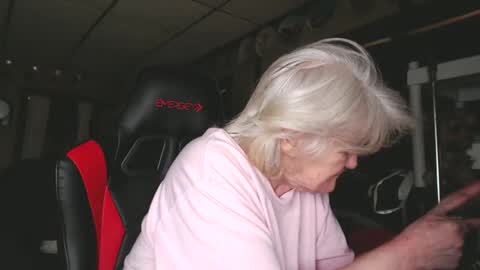 cat online show from 12/29/24, 04:40