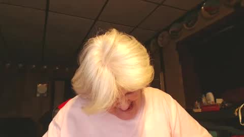 cat online show from 12/29/24, 07:43