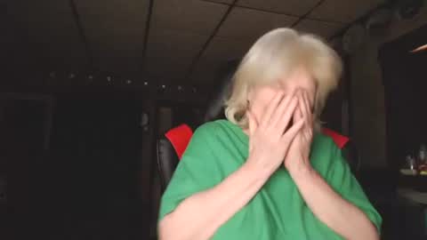 cat online show from 01/15/25, 04:11