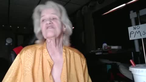 cat online show from 02/11/25, 05:50