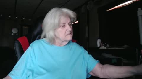 cat online show from 02/14/25, 05:14