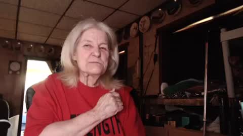 cat online show from 09/12/25, 04:51