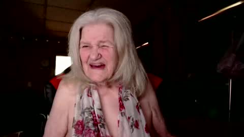 cat online show from 09/28/25, 03:17