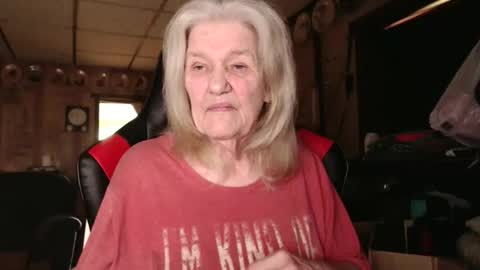 cat online show from 09/29/25, 04:12