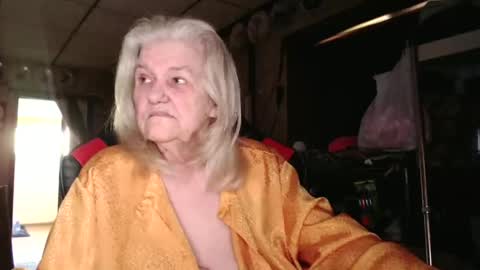 cat online show from 10/05/25, 04:38