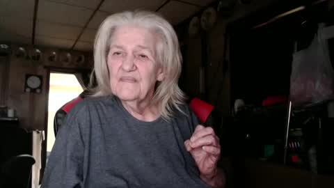 cat online show from 10/13/25, 04:29