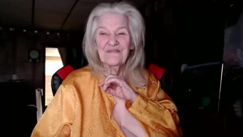 cat online show from 10/21/25, 04:19