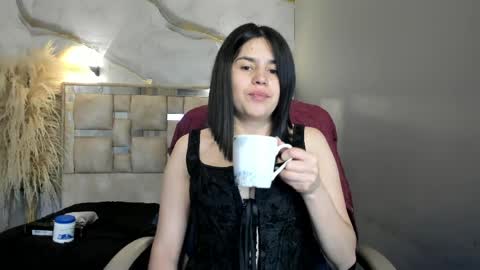 Snapshot of cata_black chatting on 05/29/26, 12:03 cata black online show from 05/29/26, 12:03