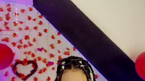 Cata green model independient online show from 02/19/25, 12:25
