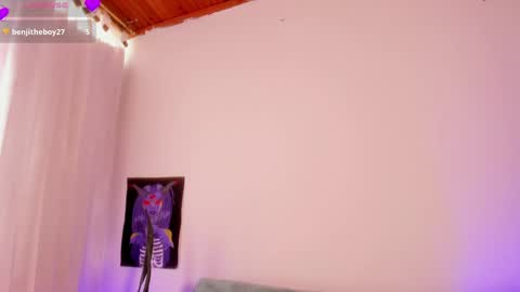 Cata green model independient online show from 04/27/26, 07:45