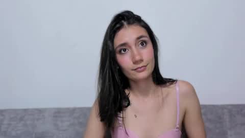 Snapshot of catalella_0 chatting on 06/01/26, 01:18 Catalella online show from 06/01/26, 01:18