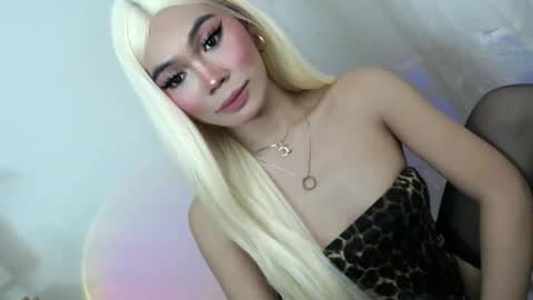 CatalenaX online show from 09/09/25, 06:07