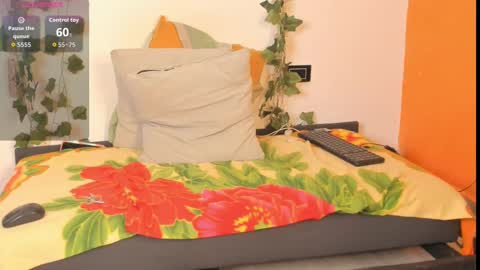 cataleya19__ online show from 10/07/25, 10:23