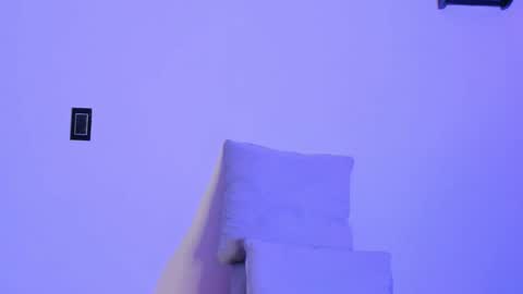 cataleya19__ online show from 05/28/26, 10:23