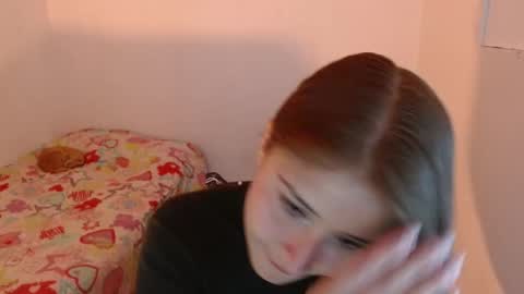 Snapshot of cataleya_cat3 chatting on 03/04/26, 03:23 Fabi online show from 03/04/26, 03:23