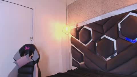 Cataleya online show from 12/22/25, 11:07