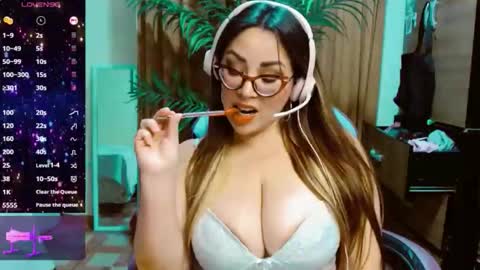 catalina3772516 online show from 04/15/26, 12:28