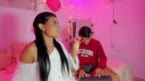 Cata y Roger online show from 02/15/25, 04:25