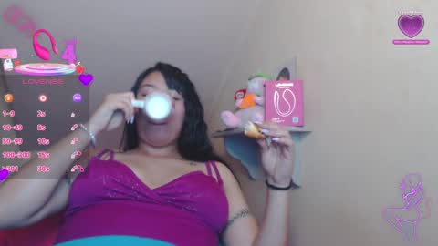 Catalina Saenz online show from 10/23/25, 01:27