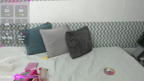 Snapshot of catalinahenao chatting on 11/19/25, 03:28 cata online show from 11/19/25, 03:28