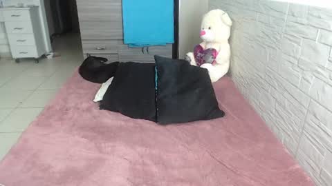 Snapshot of catalinahenao chatting on 06/27/26, 12:22 cata online show from 06/27/26, 12:22