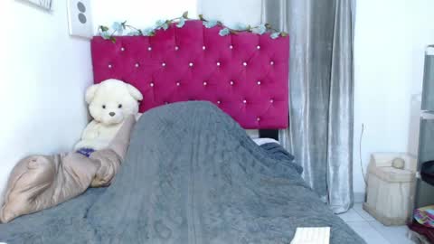Snapshot of catalinakane chatting on 05/29/26, 11:47 Mariacatalinakane online show from 05/29/26, 11:47