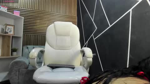 catalinamartinezz_ online show from 02/09/26, 01:15