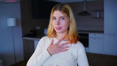 Snapshot of catharinehaeckel chatting on 10/18/25, 04:37 Katrin online show from 10/18/25, 04:37