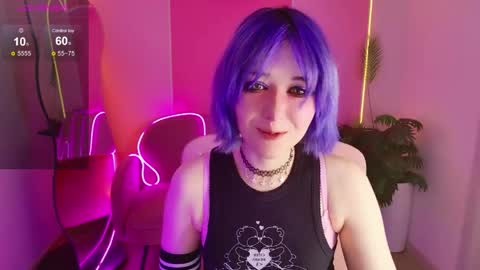 Snapshot of catharinejones chatting on 06/06/26, 10:20 KettieHi My name is Katie I love drawing and I can play the guitar. And love dancing online show from 06/06/26, 10:20