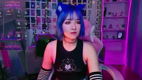 Snapshot of catharinejones chatting on 06/14/26, 06:37 KettieHi My name is Katie I love drawing and I can play the guitar. And love dancing online show from 06/14/26, 06:37