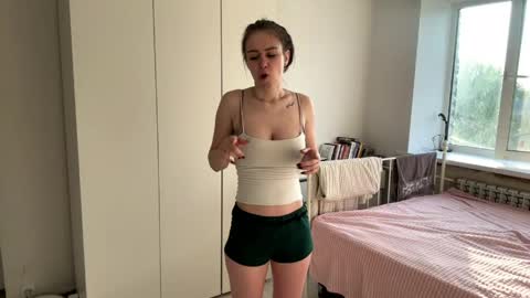 Snapshot of catharinelaumea chatting on 05/21/26, 03:52 Lolly online show from 05/21/26, 03:52