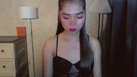 Snapshot of catherine_365 chatting on 11/25/25, 06:30 catherine_365 online show from 11/25/25, 06:30