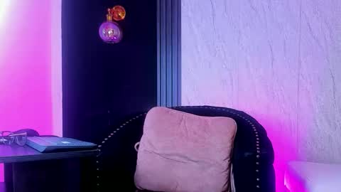 Snapshot of catherine_smith_ chatting on 11/07/25, 11:54 Catherine online show from 11/07/25, 11:54