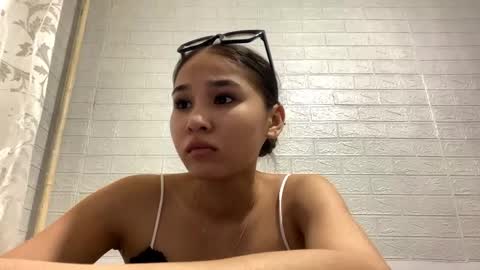 Snapshot of catherinepirs chatting on 04/28/26, 04:23 catherinepirs online show from 04/28/26, 04:23