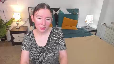 Catrin online show from 11/12/25, 07:31