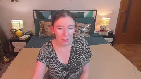 Catrin online show from 12/19/25, 05:47