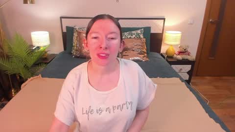 Catrin online show from 04/18/26, 04:49