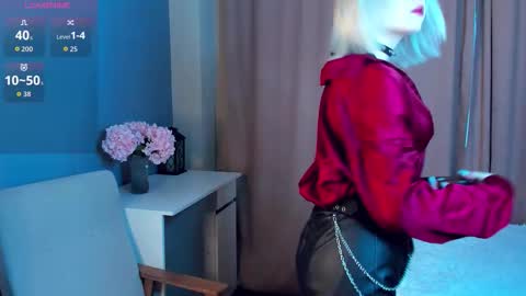 Mia online show from 03/26/26, 11:05