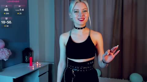 Mia online show from 04/04/26, 11:08