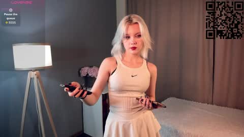 Mia online show from 04/08/26, 11:10