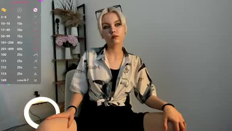 Snapshot of cathiearzabala chatting on 06/24/26, 11:09 Mia online show from 06/24/26, 11:09