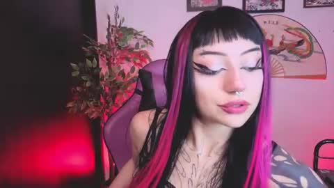 Snapshot of cati_petite chatting on 07/06/26, 02:41 Cati help me reach my goal of 100 thumbs up again 3 online show from 07/06/26, 02:41