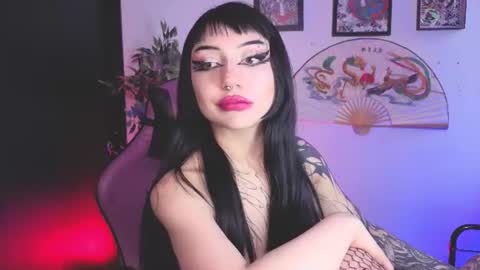 Snapshot of cati_petite chatting on 07/09/26, 07:29 Cati help me reach my goal of 100 thumbs up again 3 online show from 07/09/26, 07:29