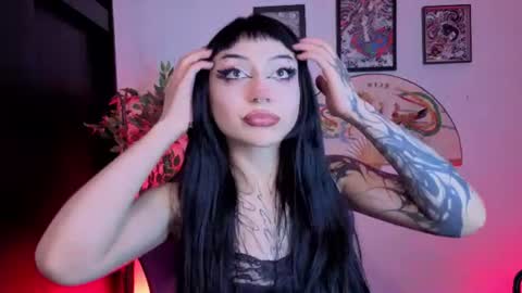 Snapshot of cati_petite chatting on 07/15/26, 05:34 Cati help me reach my goal of 100 thumbs up again 3 online show from 07/15/26, 05:34