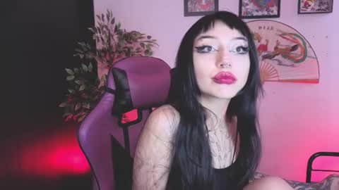 Snapshot of cati_petite chatting on 07/28/26, 04:39 Cati help me reach my goal of 100 thumbs up again 3 online show from 07/28/26, 04:39