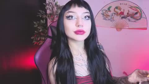 Snapshot of cati_petite chatting on 07/28/26, 06:20 Cati help me reach my goal of 100 thumbs up again 3 online show from 07/28/26, 06:20