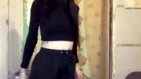 Lola online show from 10/23/25, 09:24