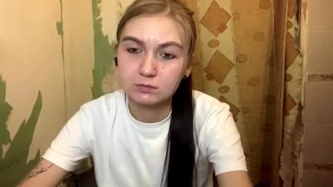 Lola online show from 10/26/25, 09:31