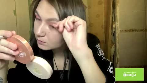 Lola online show from 11/11/25, 09:15