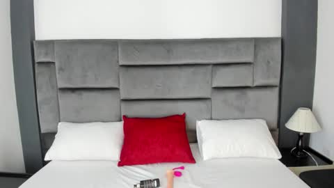 Catleya online show from 12/19/25, 12:01